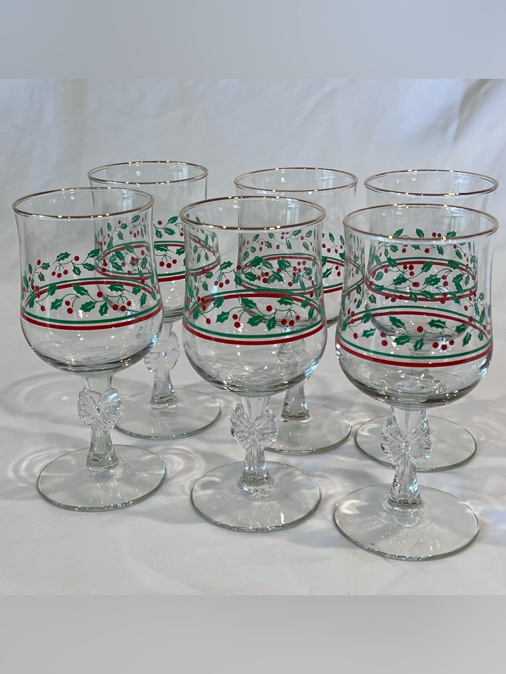 Vintage Arby’s Holly Berry Christmas Goblets Set 6 Gold Rim Bow Stem